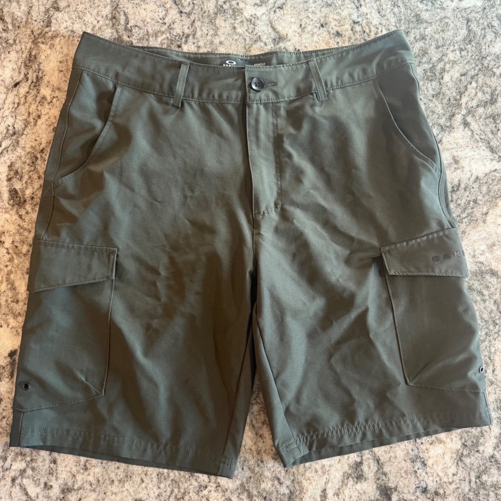 Oakley Hydrolix Mens Cargo Shorts Olive Green Regular Fit Size 32 Hiking Utility